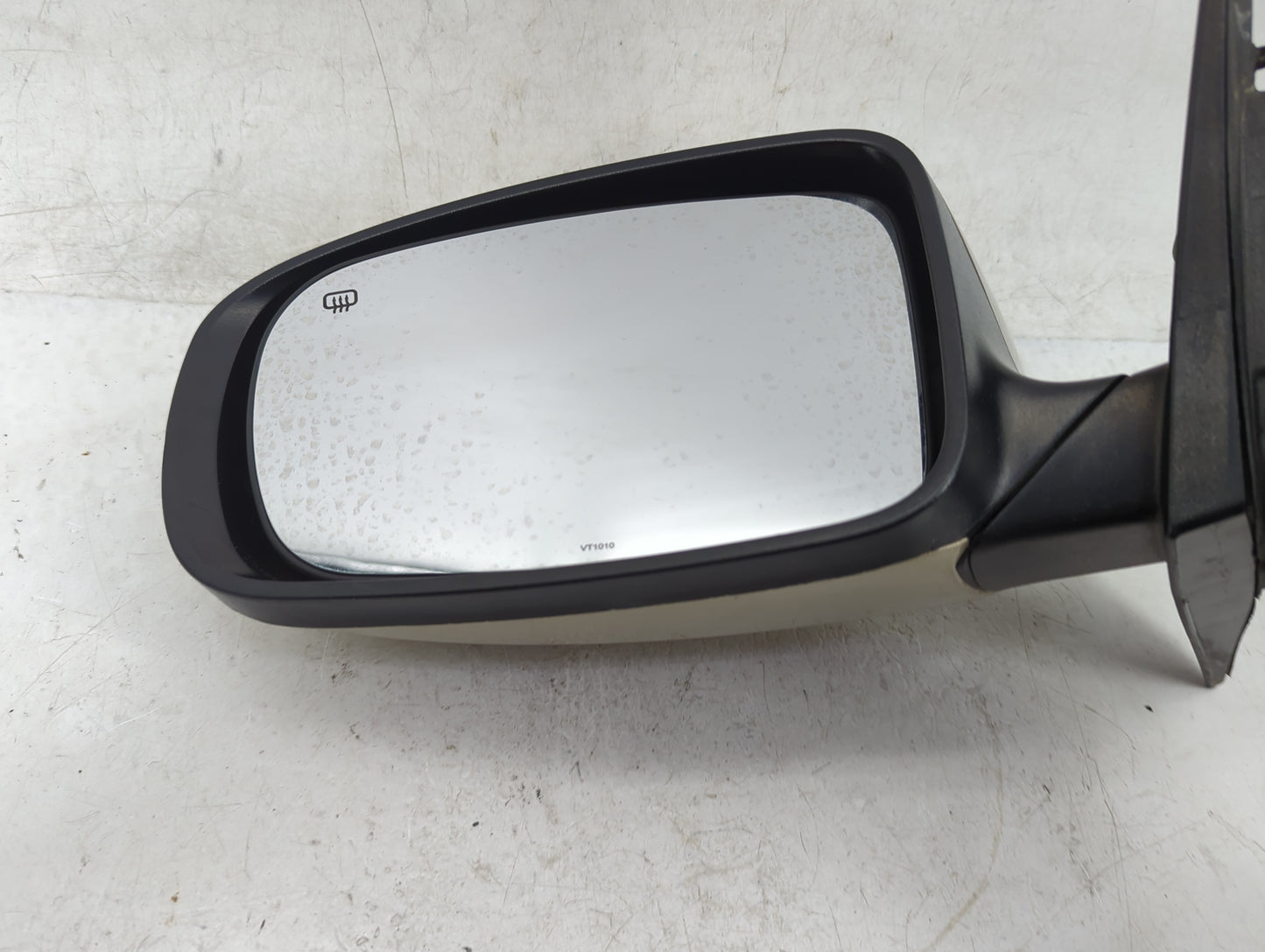 2011-2014 Chrysler 200 Driver Side View Mirror - Left Door Mirror OEM Used - Oemusedautoparts1.com