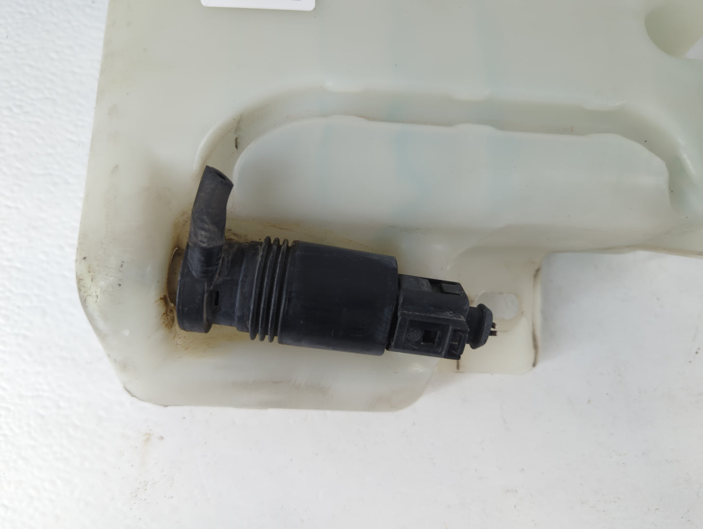 2011-2014 Chrysler 200 Windshield Washer Fluid Reservoir Bottle Oem - Oemusedautoparts1.com