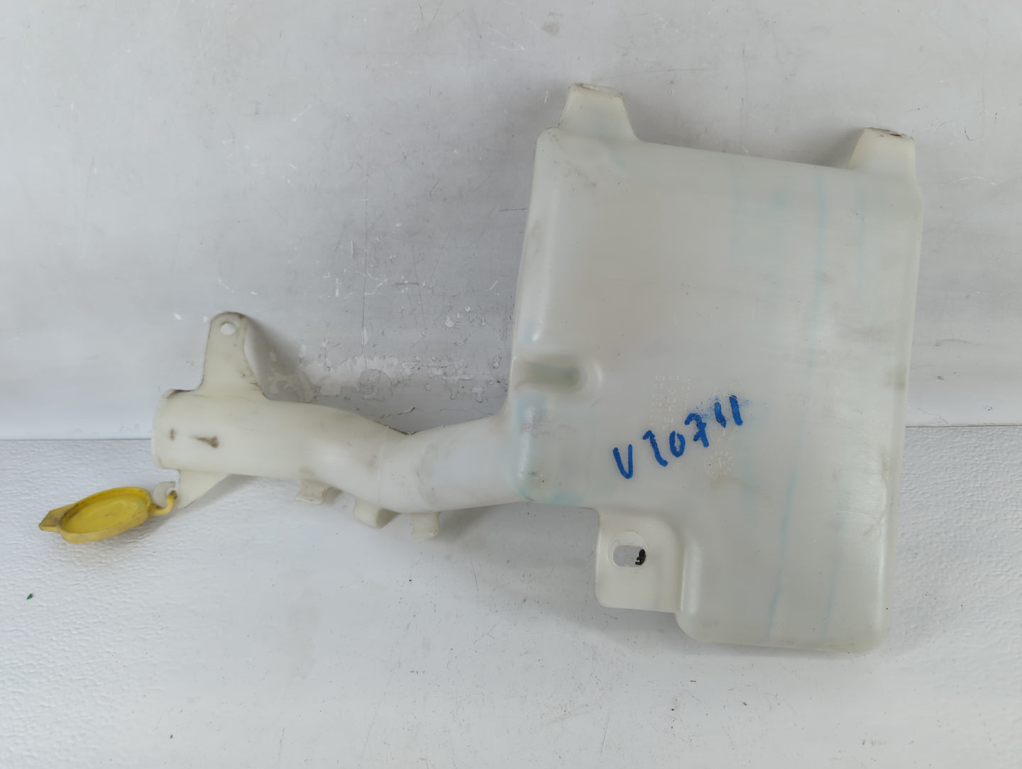2011-2014 Chrysler 200 Windshield Washer Fluid Reservoir Bottle Oem - Oemusedautoparts1.com