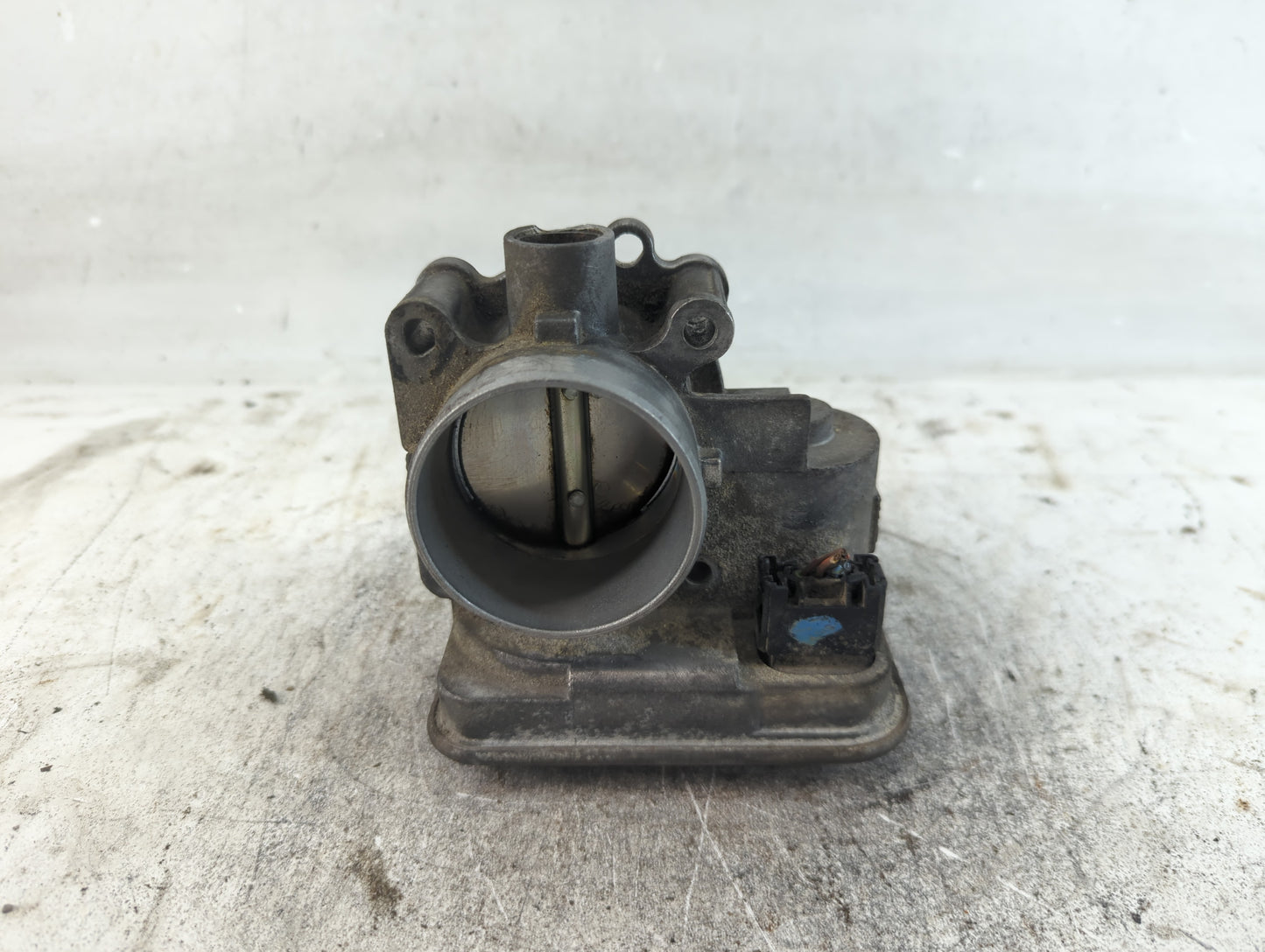 2011-2017 Chrysler 200 Throttle Body Fits Fits 2011 2012 2013 2014 2015 2016 2017 2018 2019 2020 2021 2022 OEM Used Auto Par