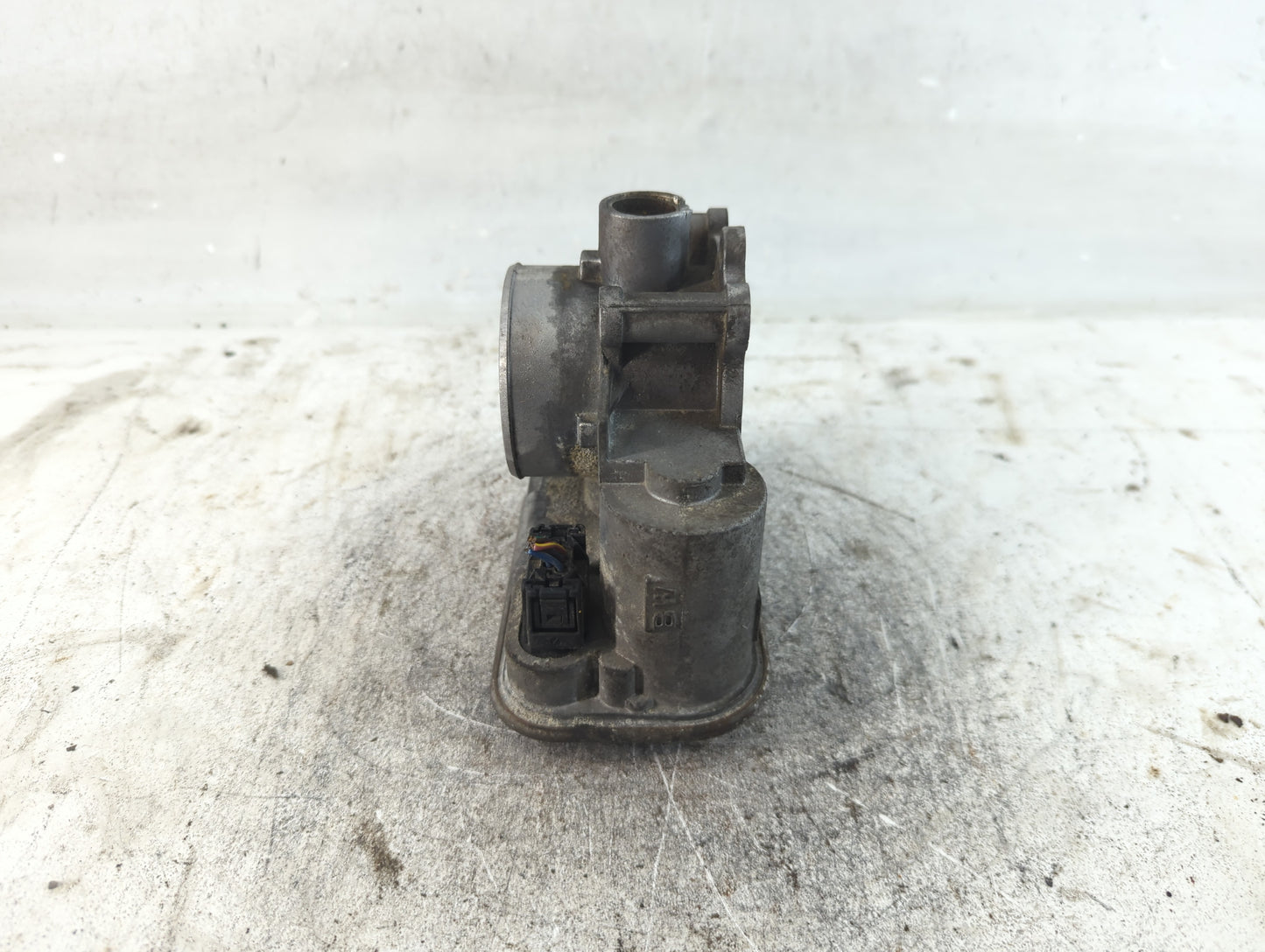 2011-2017 Chrysler 200 Throttle Body Fits Fits 2011 2012 2013 2014 2015 2016 2017 2018 2019 2020 2021 2022 OEM Used Auto Par
