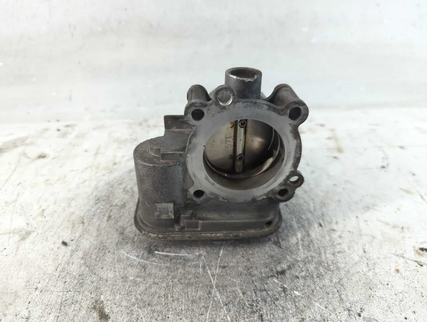 2011-2017 Chrysler 200 Throttle Body Fits Fits 2011 2012 2013 2014 2015 2016 2017 2018 2019 2020 2021 2022 OEM Used Auto Par