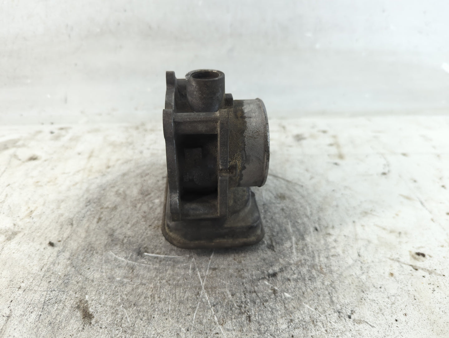 2011-2017 Chrysler 200 Throttle Body Fits Fits 2011 2012 2013 2014 2015 2016 2017 2018 2019 2020 2021 2022 OEM Used Auto Par