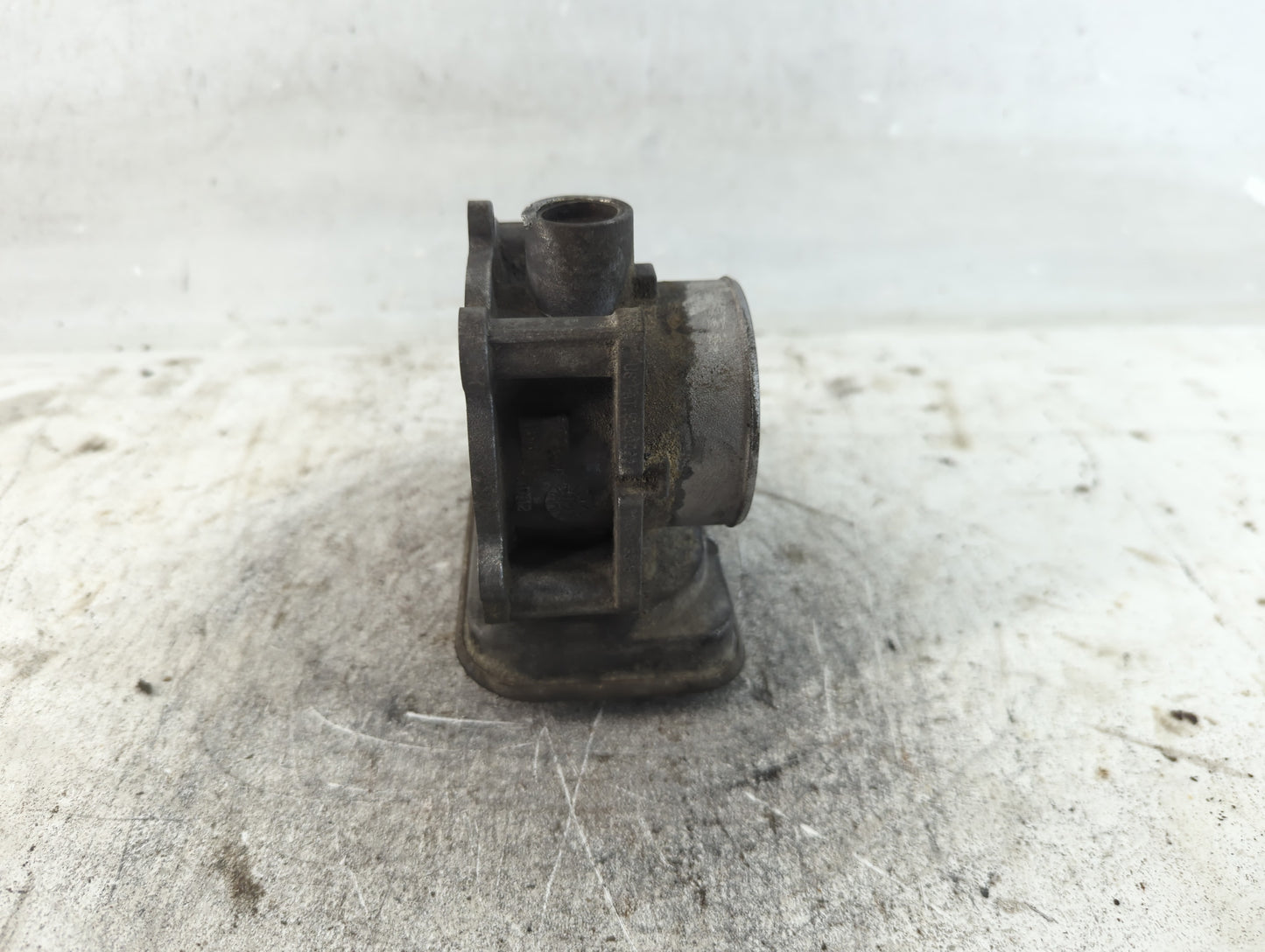 2011-2017 Chrysler 200 Throttle Body Fits Fits 2011 2012 2013 2014 2015 2016 2017 2018 2019 2020 2021 2022 OEM Used Auto Par