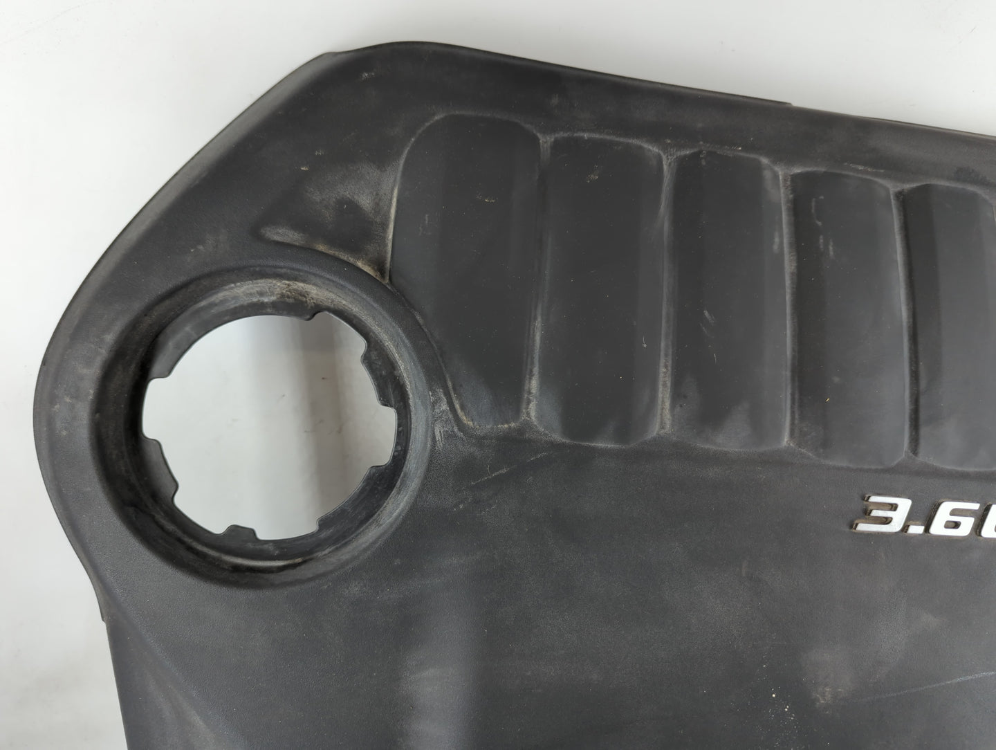 2011 Chrysler 200 Engine Cover - Oemusedautoparts1.com