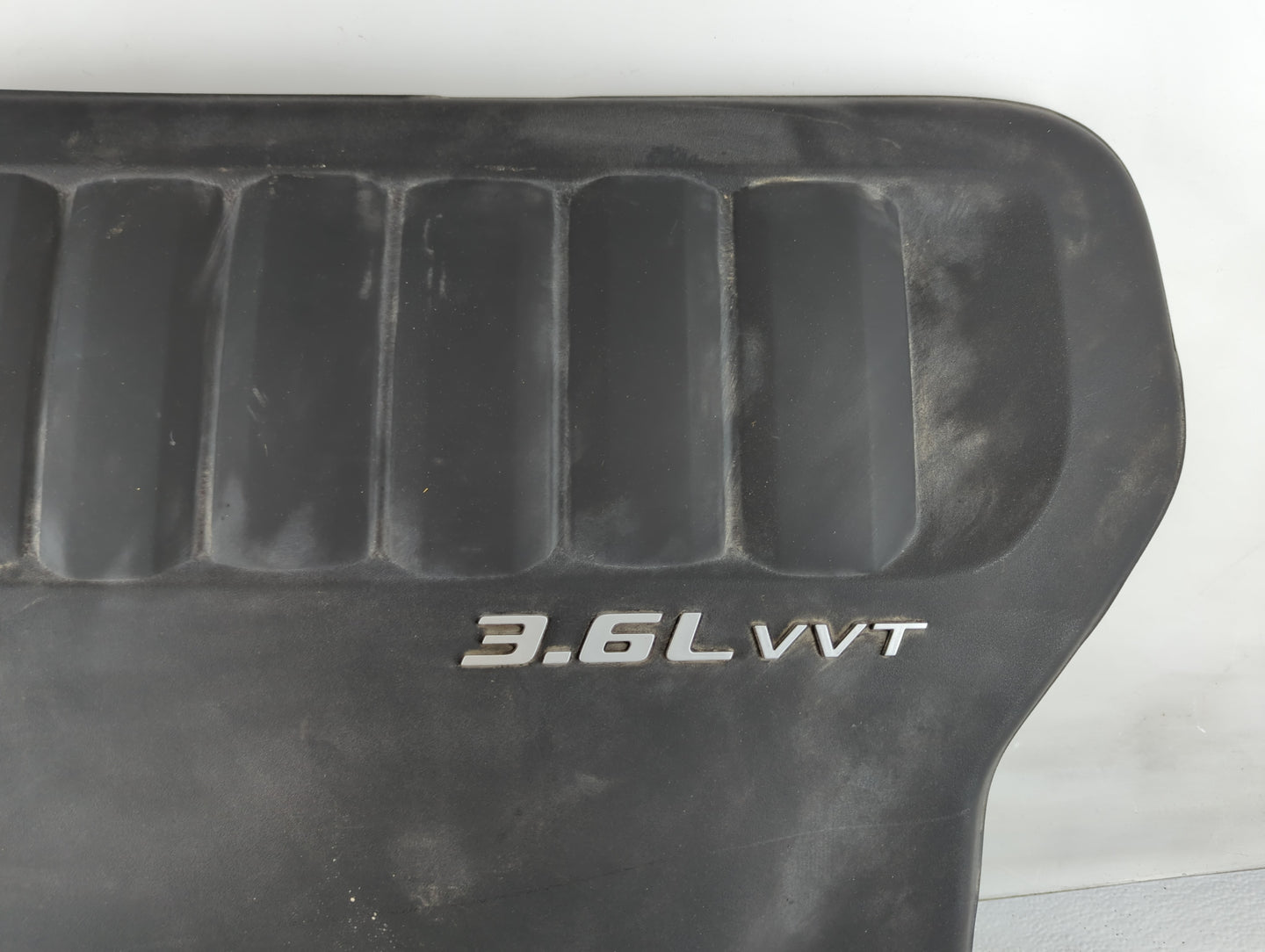 2011 Chrysler 200 Engine Cover - Oemusedautoparts1.com