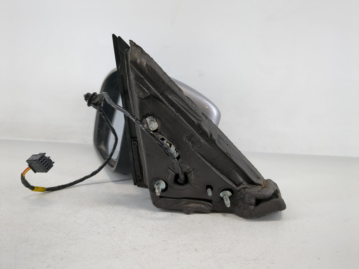 2011-2014 Chrysler 300 Driver Side View Mirror - Left Door Mirror OEM Used - Oemusedautoparts1.com