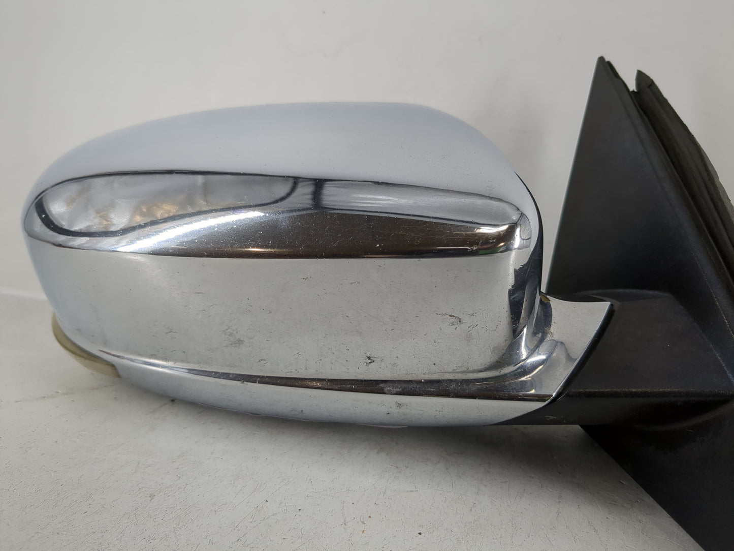 2011 Chrysler 300 Side Mirror Replacement Passenger Right View Door Mirror P/N:57010420AD Fits OEM Used Auto Parts - Oemused