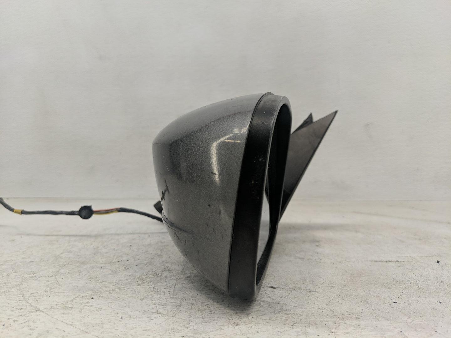 2011 Chrysler 300 Driver Side View Mirror - Left Door Mirror OEM Used - Oemusedautoparts1.com