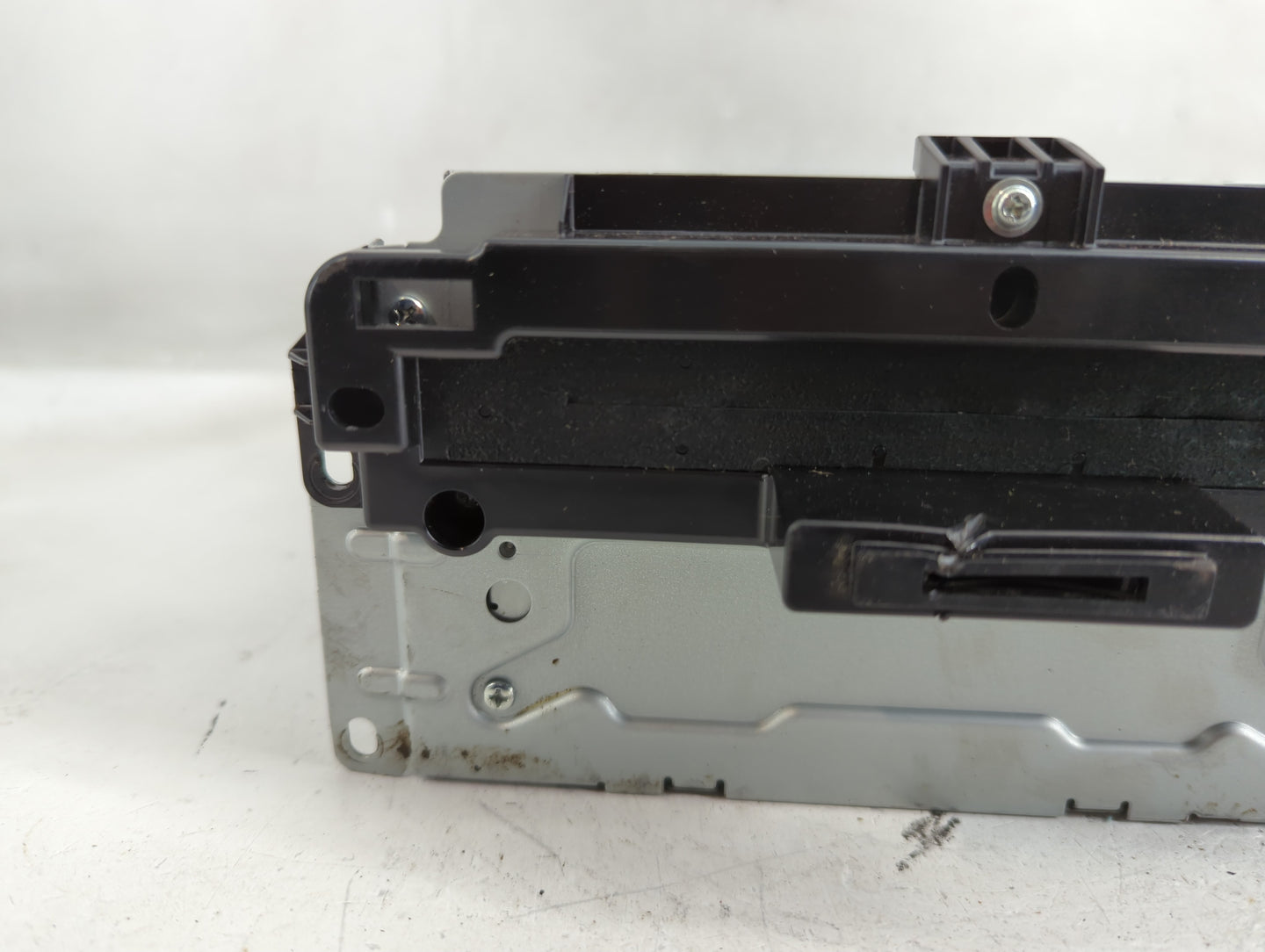 2011 Chrysler 300 Radio AM FM Cd Player Receiver Replacement P/N:P05064542AM Fits OEM Used Auto Parts - Oemusedautoparts1.co