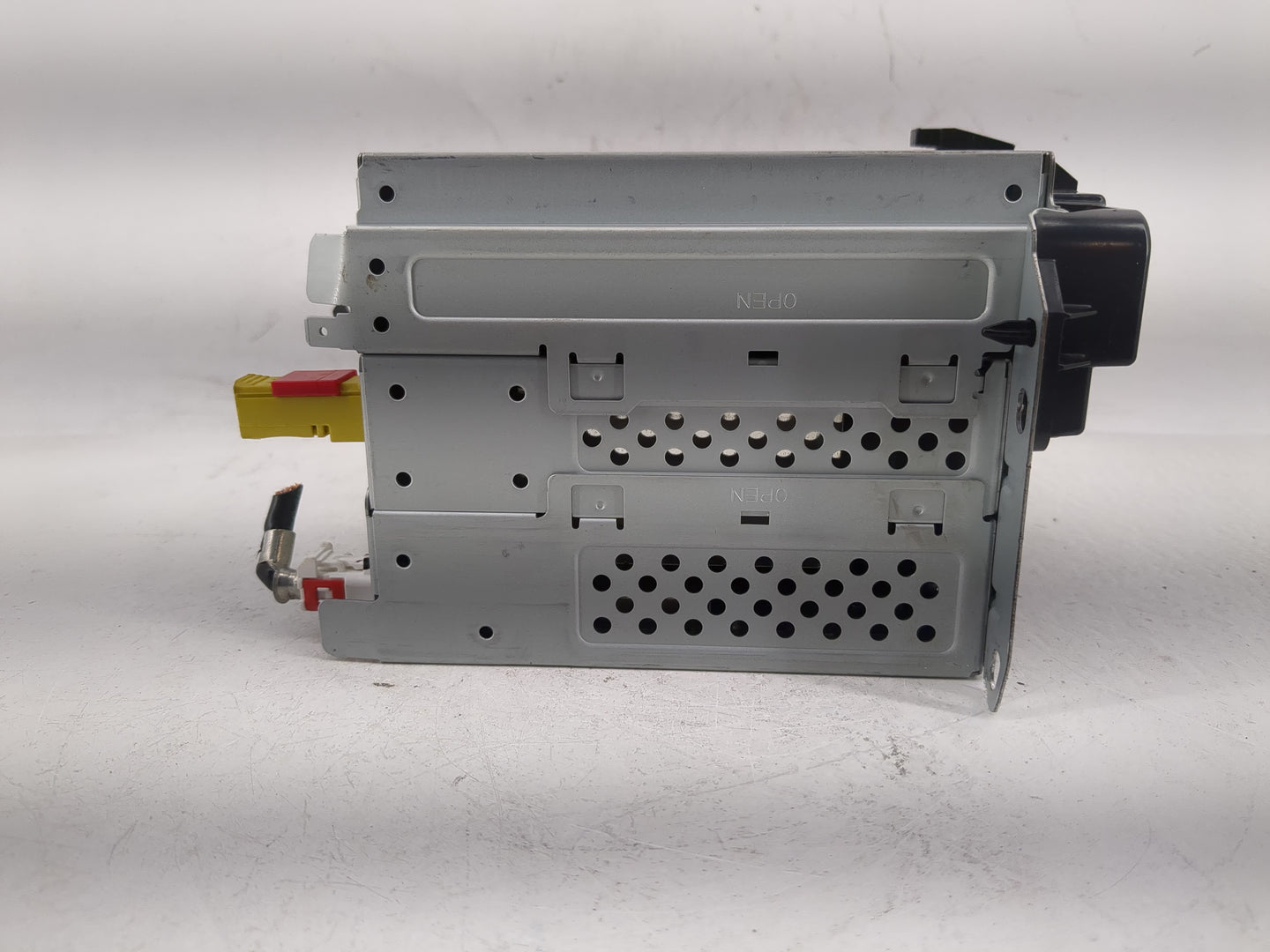 2011 Chrysler 300 Radio AM FM Cd Player Receiver Replacement P/N:P05064538AM Fits OEM Used Auto Parts - Oemusedautoparts1.co