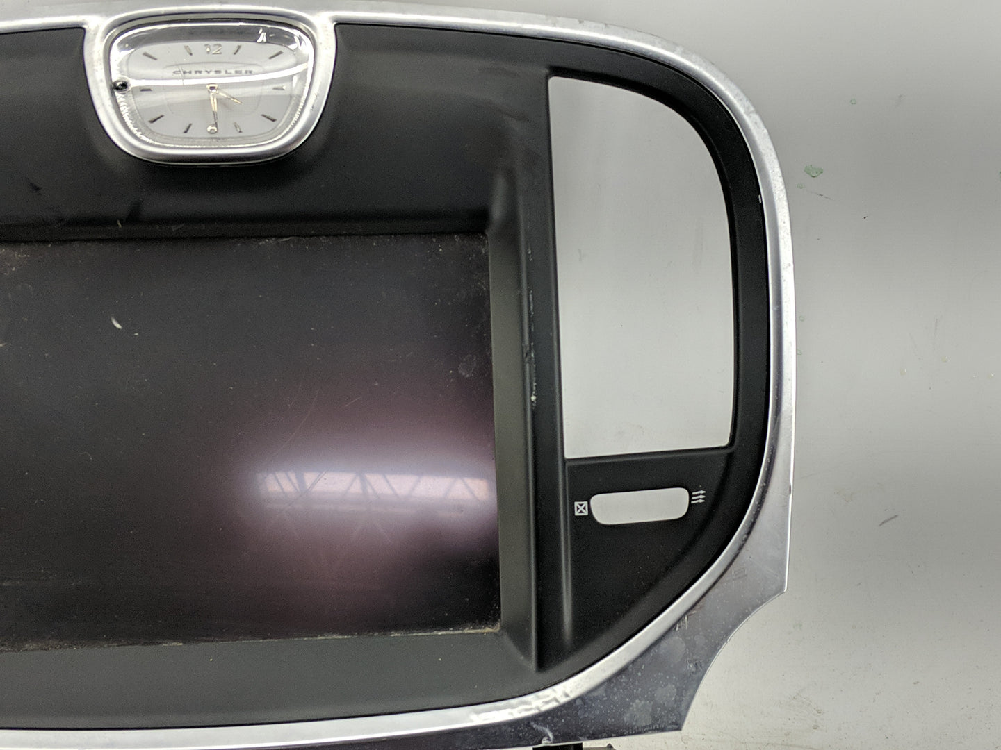 2011-2014 Chrysler 300 Information Display Screen - Oemusedautoparts1.com
