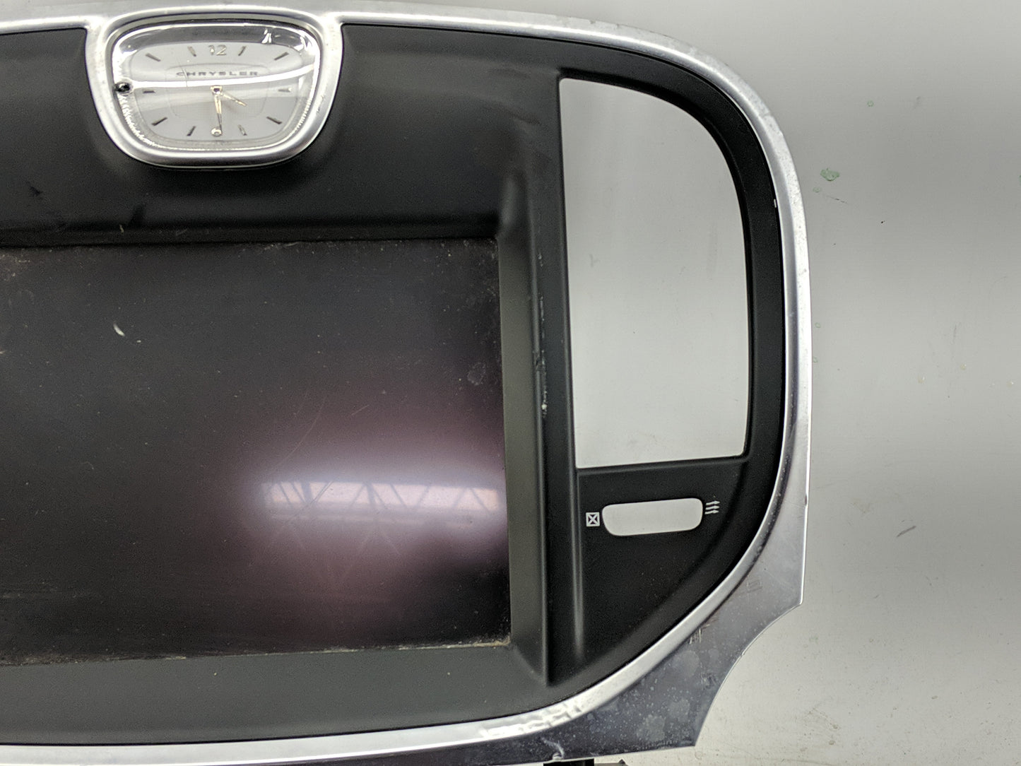 2011-2014 Chrysler 300 Information Display Screen - Oemusedautoparts1.com