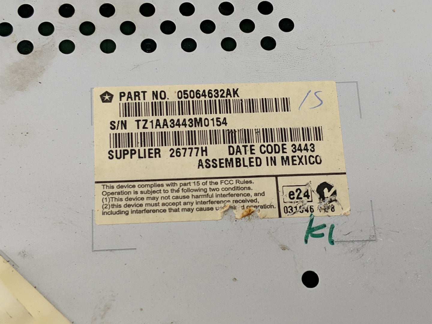 2011-2014 Chrysler 300 Information Display Screen - Oemusedautoparts1.com