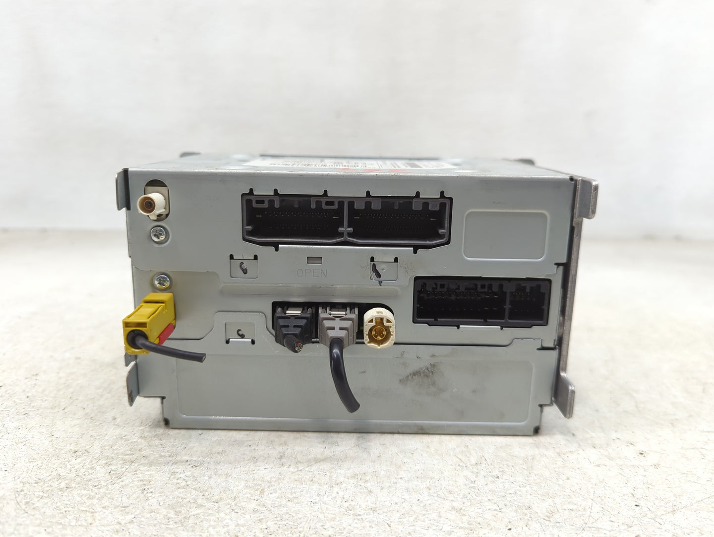 2011 Chrysler 300 Radio AM FM Cd Player Receiver Replacement P/N:05064538AN Fits OEM Used Auto Parts - Oemusedautoparts1.com
