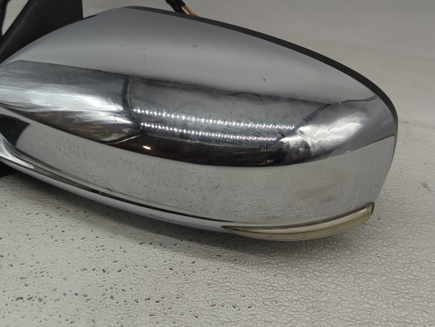 2011-2014 Chrysler 300 Driver Side View Mirror - Left Door Mirror OEM Used - Oemusedautoparts1.com