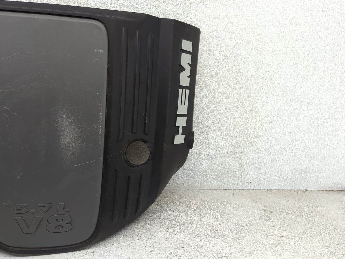 2011 Chrysler 300 Engine Cover - Oemusedautoparts1.com