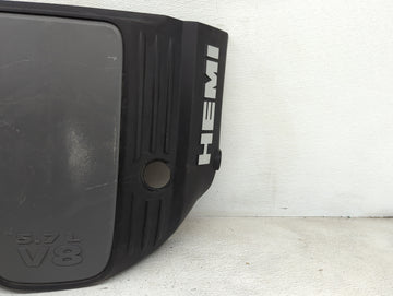 2011 Chrysler 300 Engine Cover