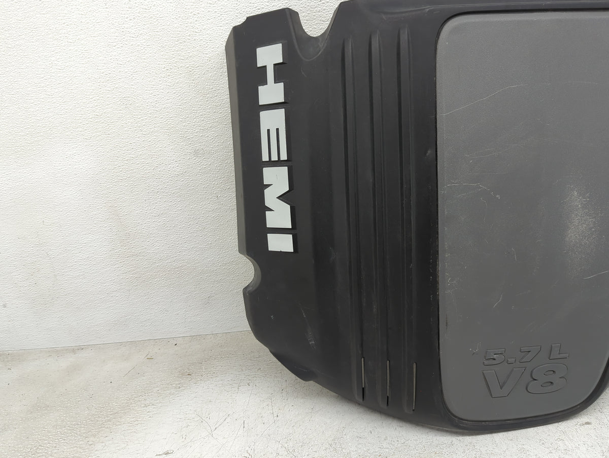 2011 Chrysler 300 Engine Cover - Oemusedautoparts1.com