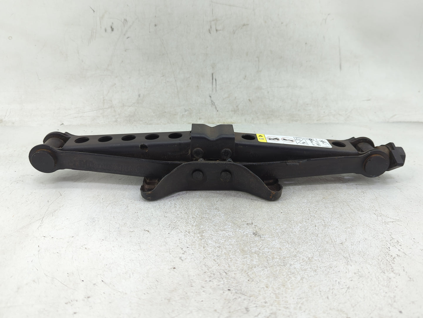 2011 Chrysler 300 Spare Scissor Car Jack - Oemusedautoparts1.com