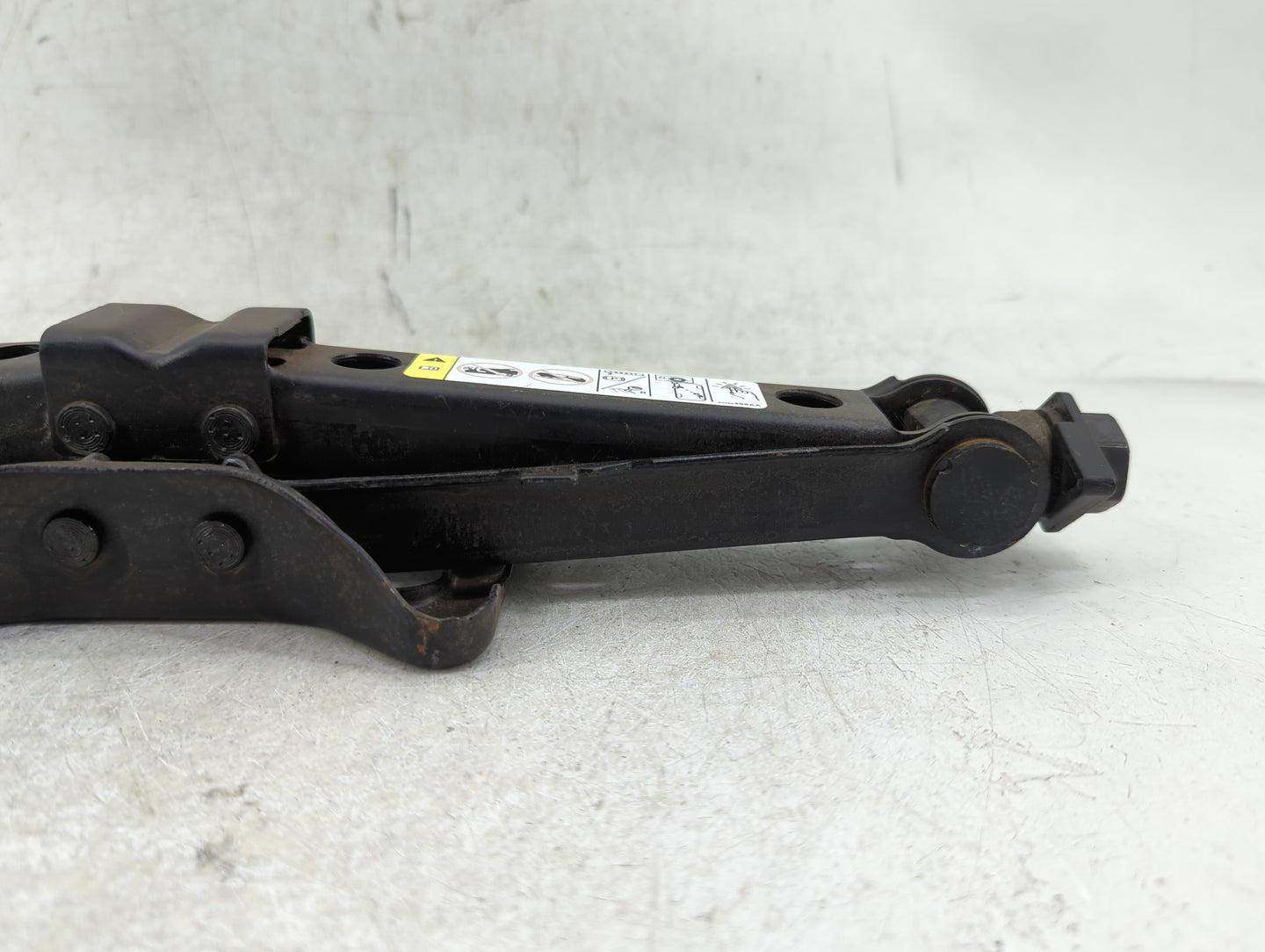 2011 Chrysler 300 Spare Scissor Car Jack - Oemusedautoparts1.com