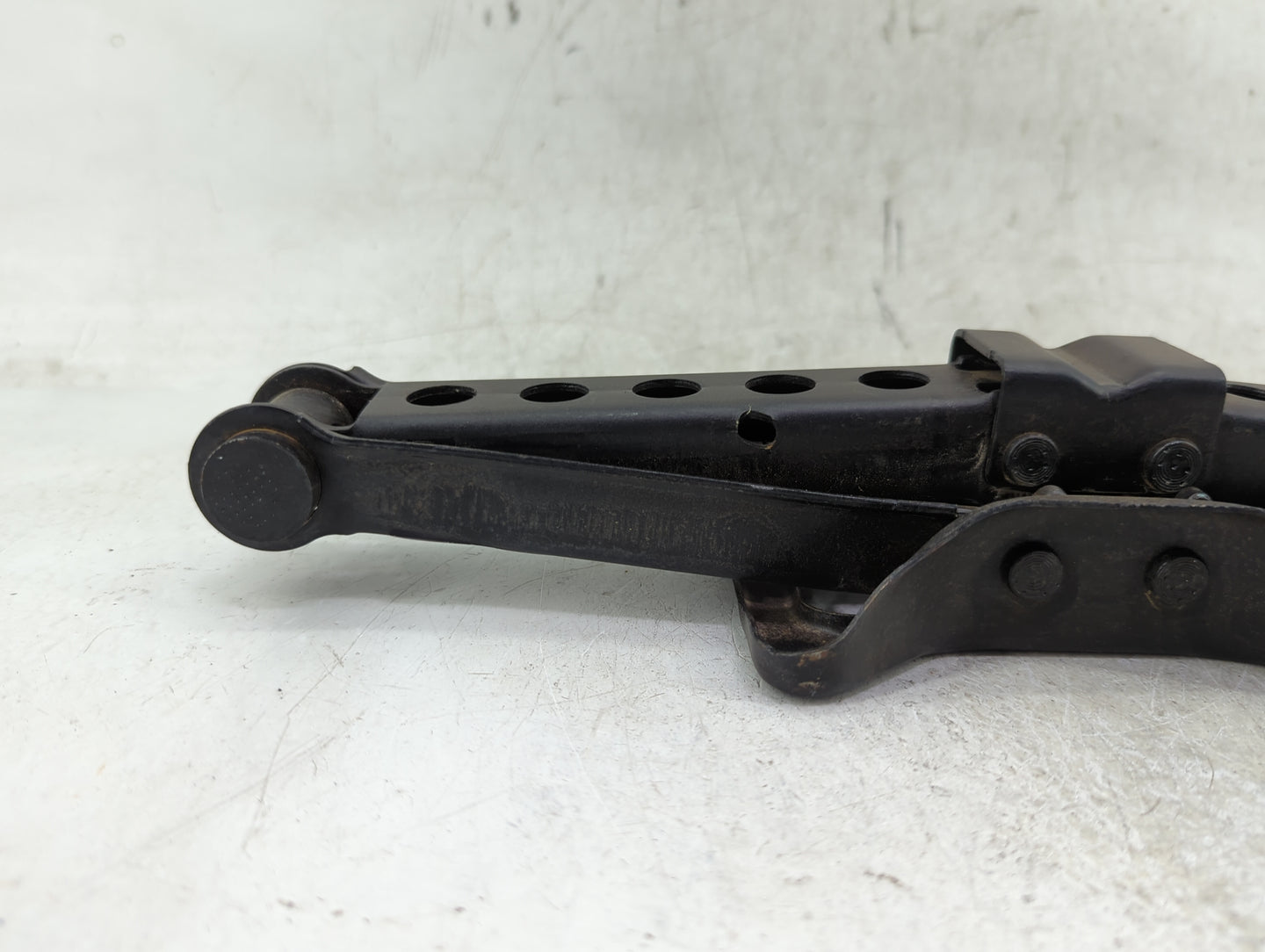 2011 Chrysler 300 Spare Scissor Car Jack - Oemusedautoparts1.com