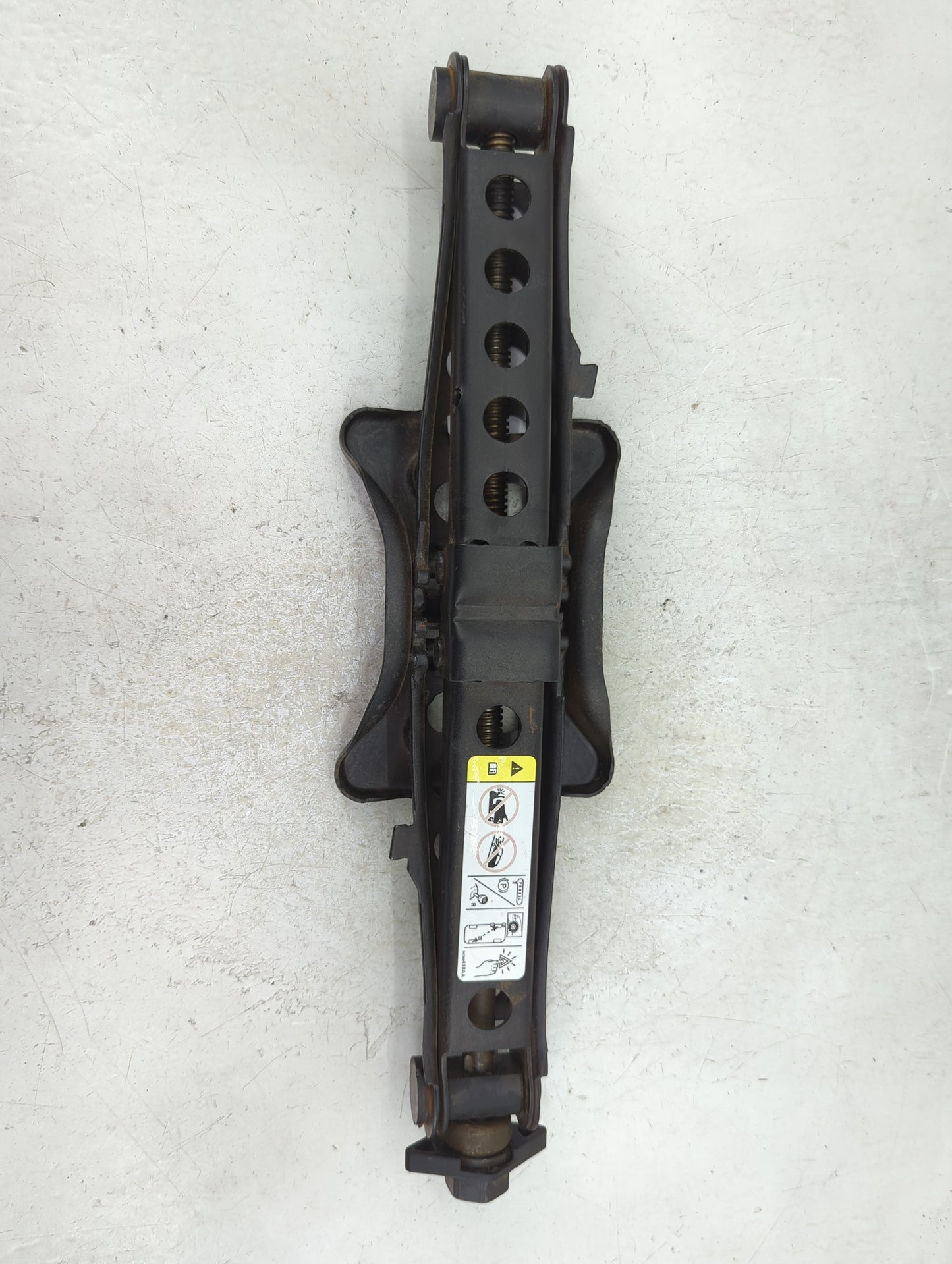2011 Chrysler 300 Spare Scissor Car Jack - Oemusedautoparts1.com