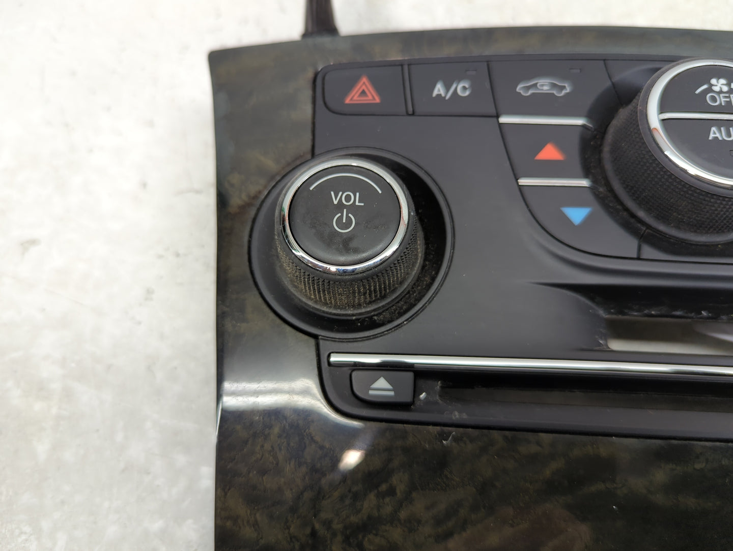 2011-2012 Chrysler 300 Climate Control Module Temperature AC/Heater Replacement P/N:1QH14AAAAC Fits Fits 2011 2012 OEM Used 