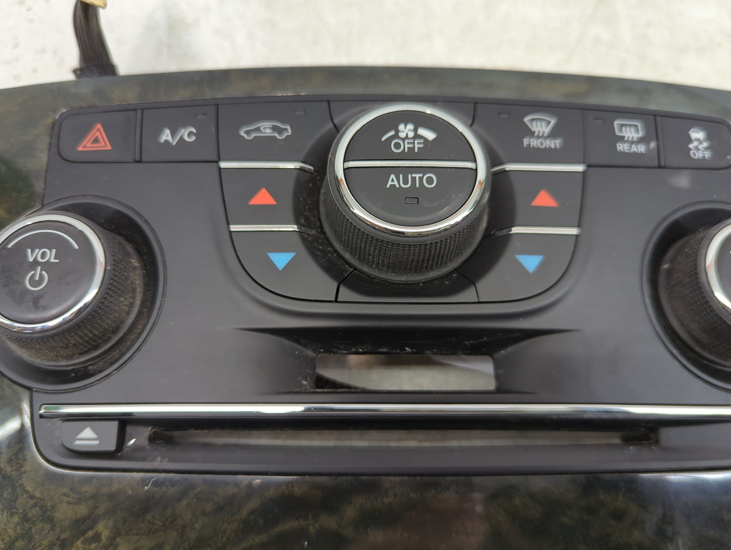 2011-2012 Chrysler 300 Climate Control Module Temperature AC/Heater Replacement P/N:1QH14AAAAC Fits Fits 2011 2012 OEM Used 