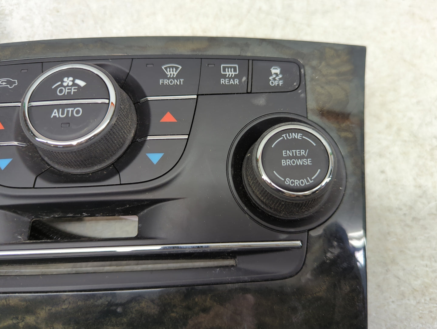 2011-2012 Chrysler 300 Climate Control Module Temperature AC/Heater Replacement P/N:1QH14AAAAC Fits Fits 2011 2012 OEM Used 