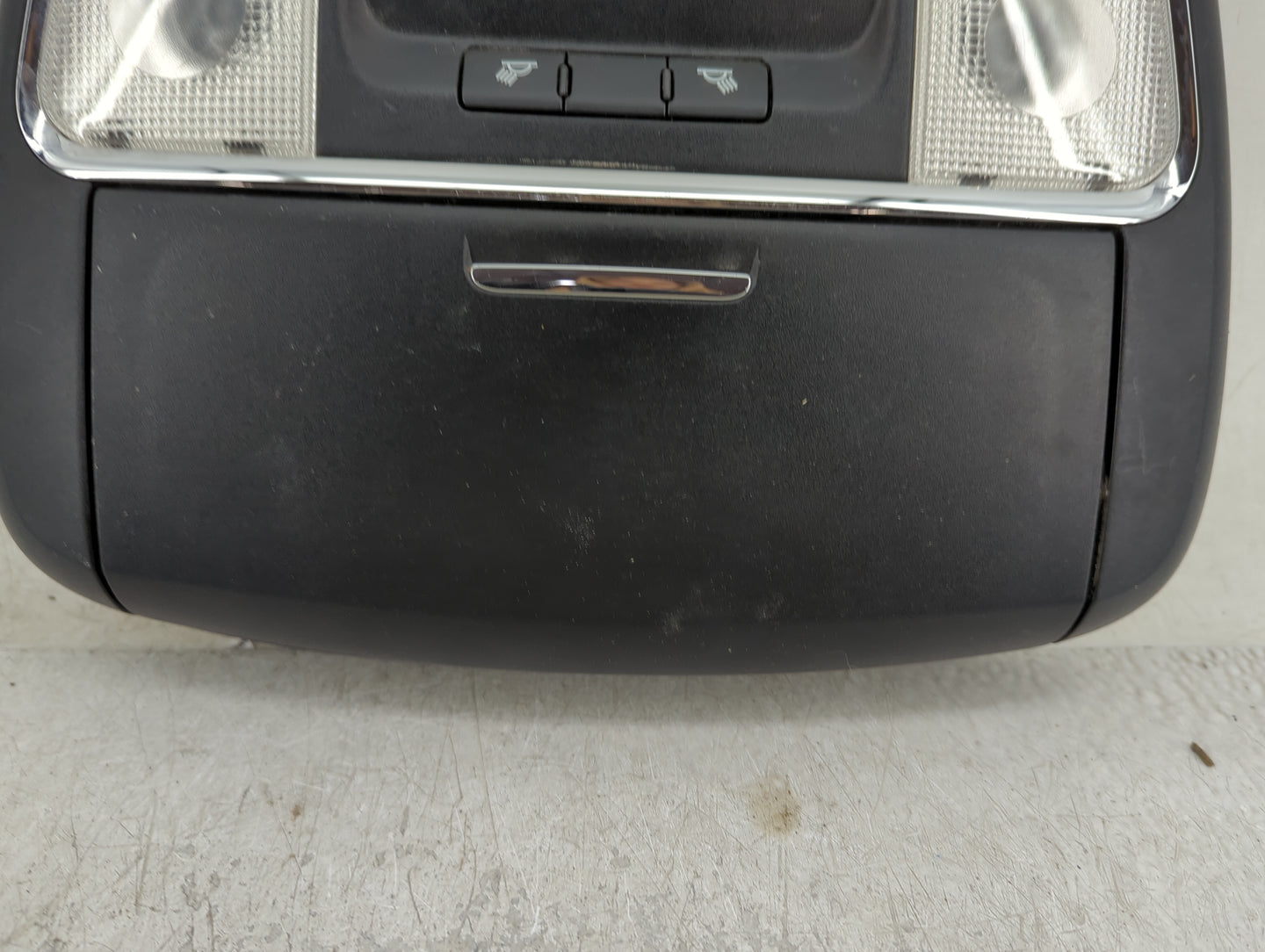 2011 Chrysler 300 Overhead Roof Console - Oemusedautoparts1.com