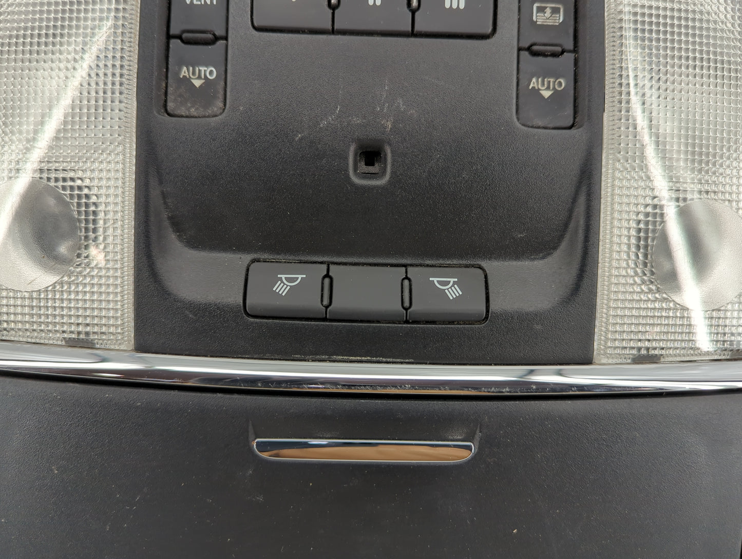 2011 Chrysler 300 Overhead Roof Console - Oemusedautoparts1.com