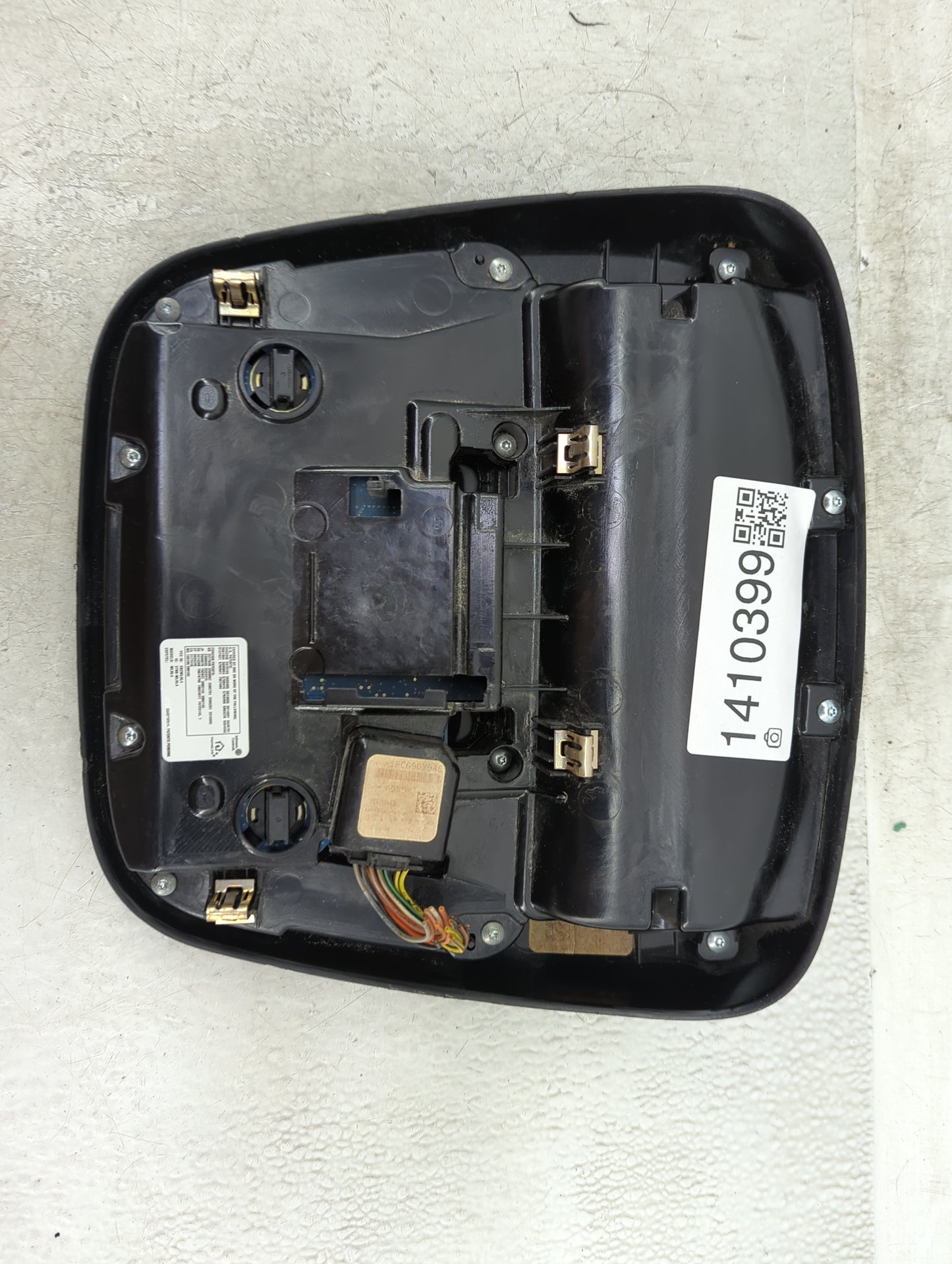 2011 Chrysler 300 Overhead Roof Console - Oemusedautoparts1.com