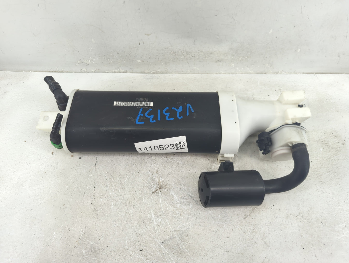 2011 Chrysler 300 Fuel Vapor Charcoal Canister - Oemusedautoparts1.com