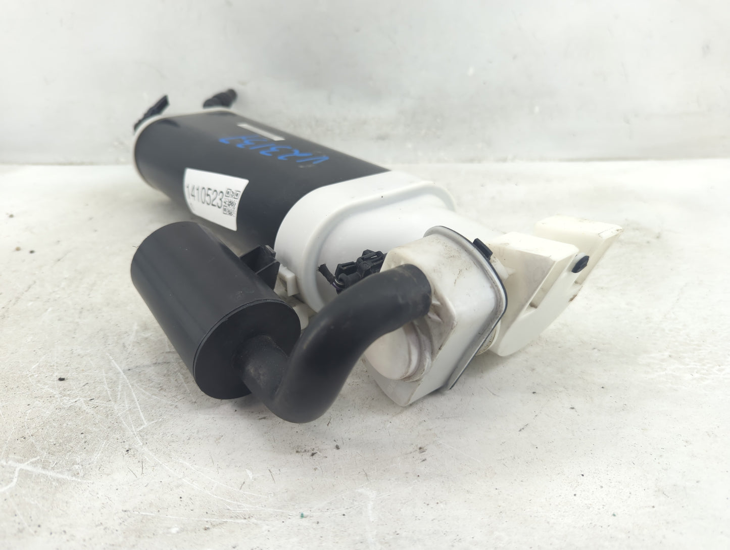 2011 Chrysler 300 Fuel Vapor Charcoal Canister - Oemusedautoparts1.com