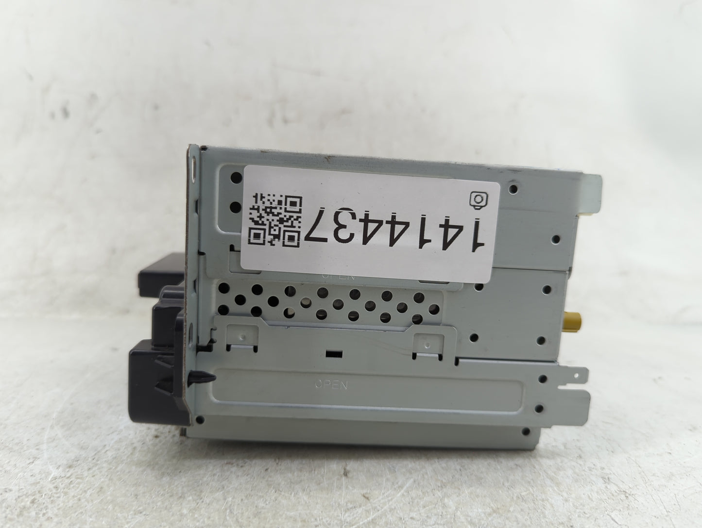 2011 Chrysler 300 Radio AM FM Cd Player Receiver Replacement P/N:P05064538AN Fits OEM Used Auto Parts - Oemusedautoparts1.co