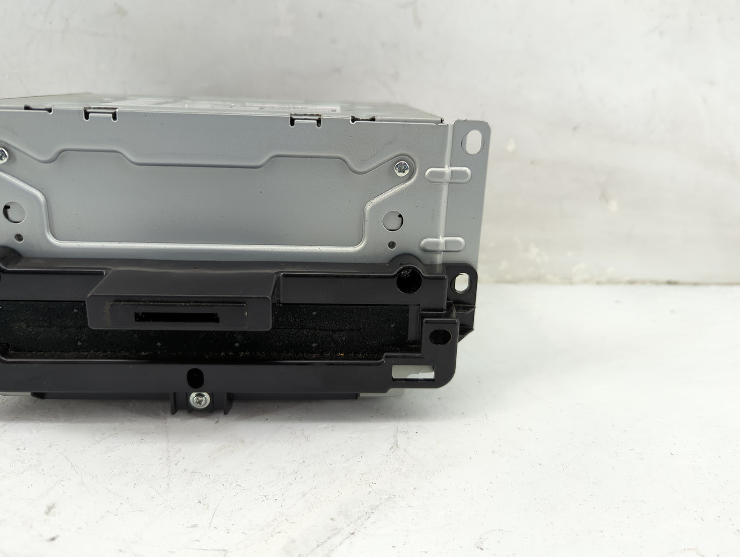 2011 Chrysler 300 Radio AM FM Cd Player Receiver Replacement P/N:P05064538AM CQ-UC00E0GX Fits OEM Used Auto Parts - Oemuseda