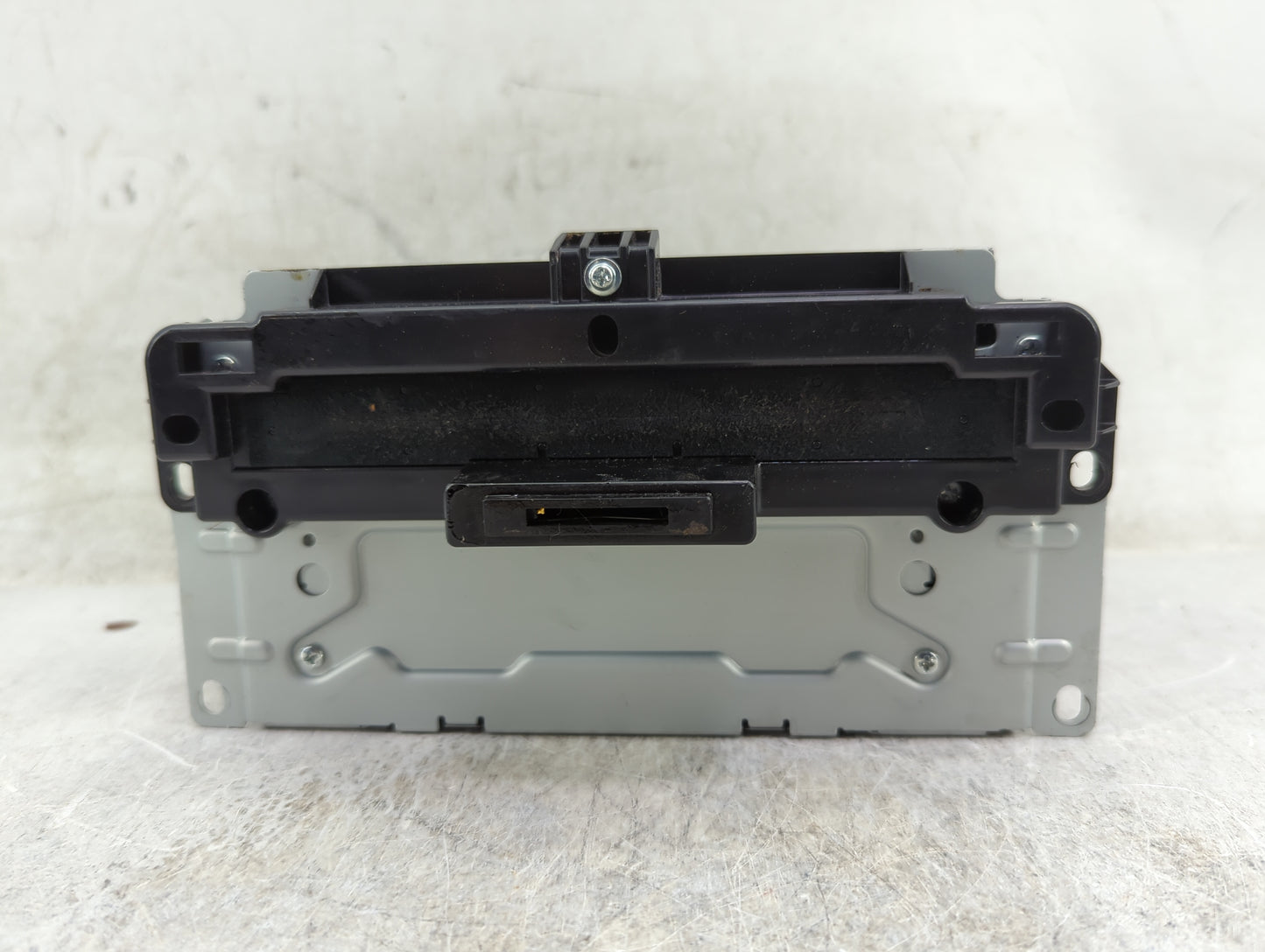 2011 Chrysler 300 Radio AM FM Cd Player Receiver Replacement P/N:P05064538AM CQ-UC00E0GX Fits OEM Used Auto Parts - Oemuseda