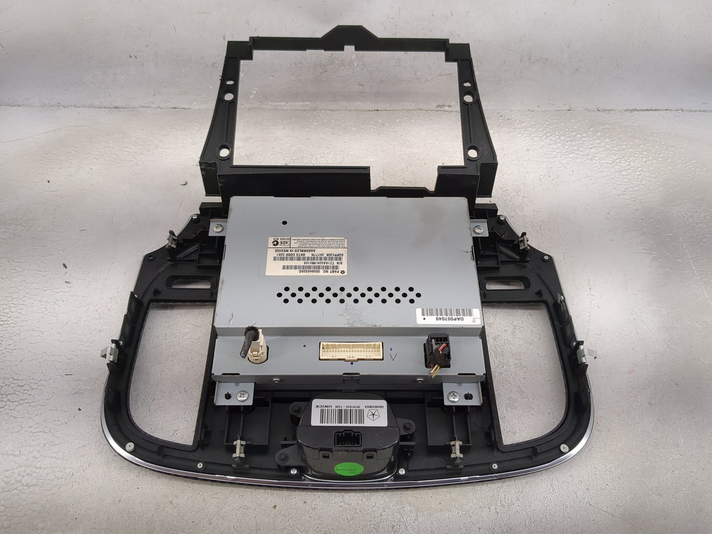 2011-2014 Chrysler 300 Information Display Screen 1494751 - Oemusedautoparts1.com