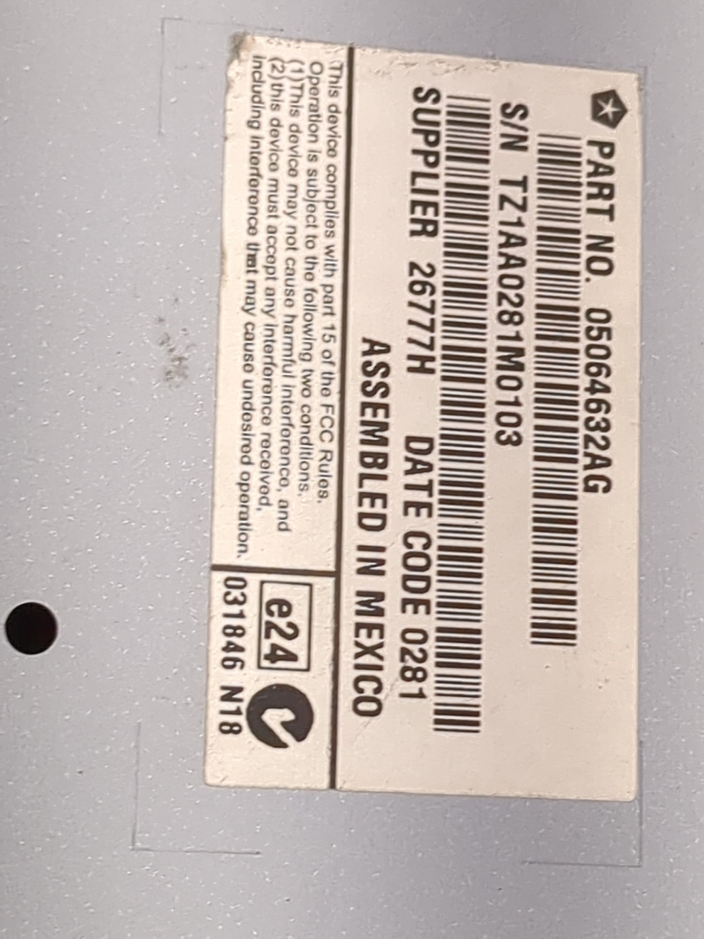 2011-2014 Chrysler 300 Information Display Screen 1494751 - Oemusedautoparts1.com