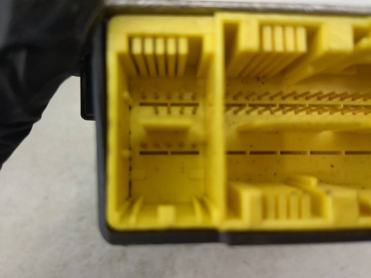 2011-2011 Chrysler 300 Safety Restraint Srs Airbag Control Module - Oemusedautoparts1.com