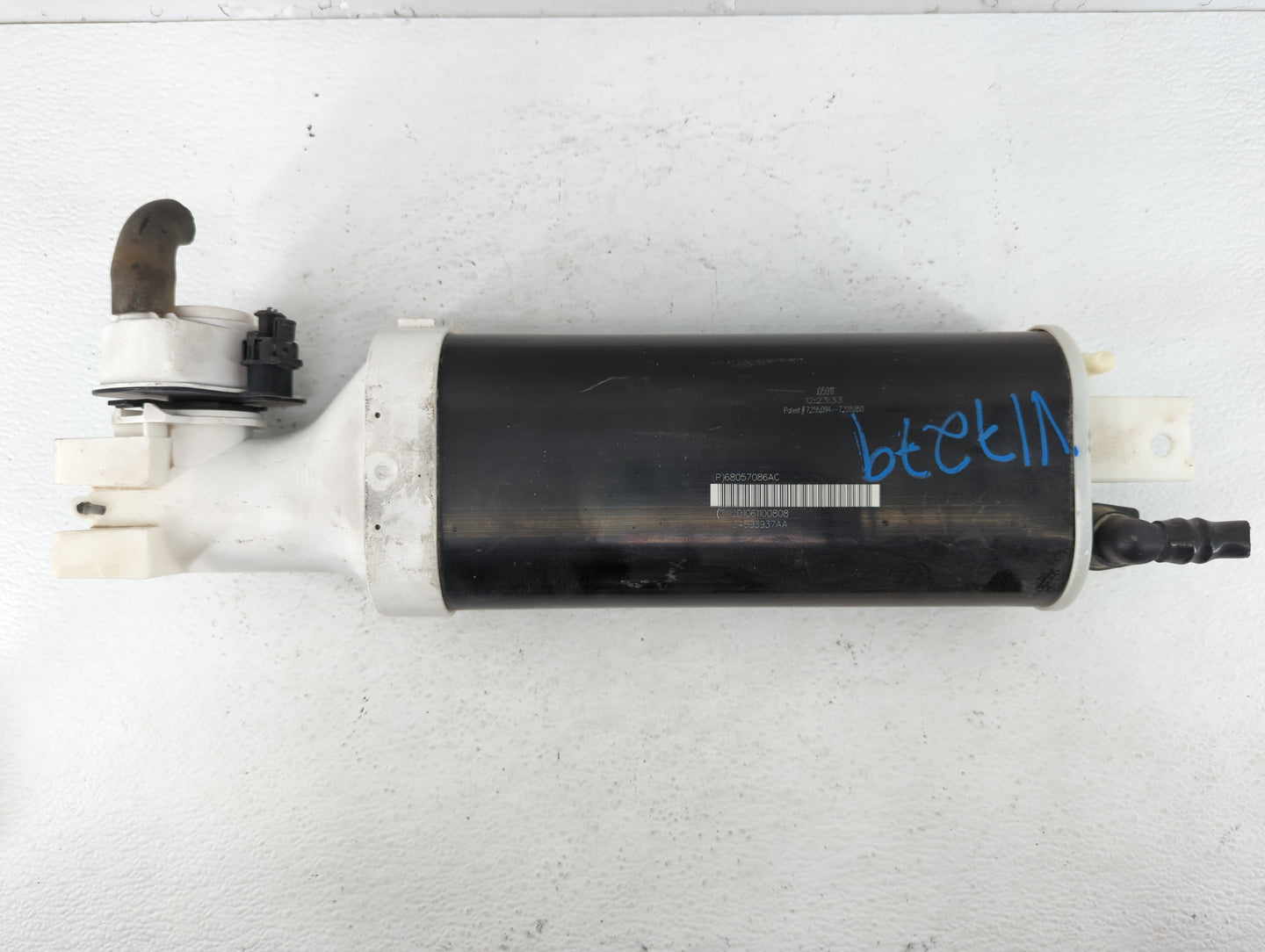 2011 Chrysler 300 Fuel Vapor Charcoal Canister - Oemusedautoparts1.com