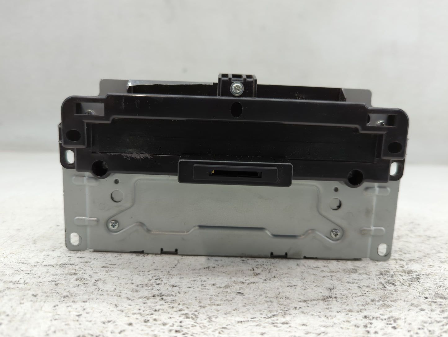 2011-2011 Chrysler 300 Am Fm Cd Player Radio Receiver - Oemusedautoparts1.com