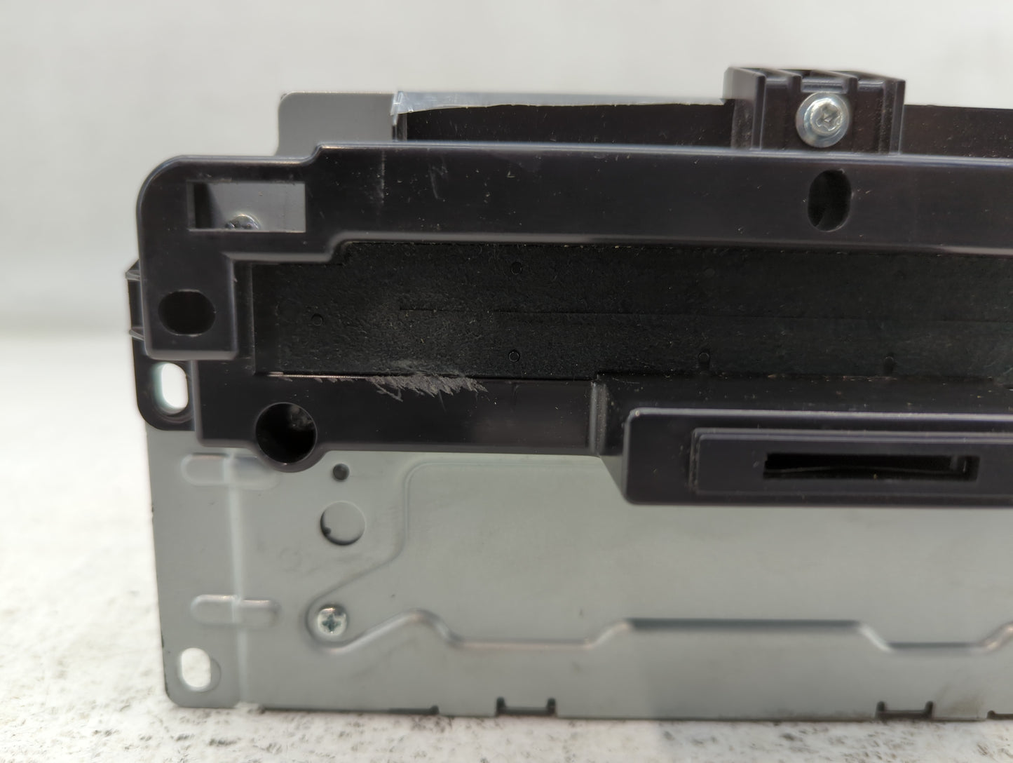 2011-2011 Chrysler 300 Am Fm Cd Player Radio Receiver - Oemusedautoparts1.com