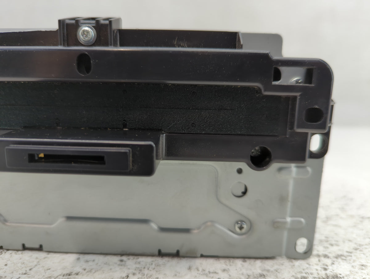 2011-2011 Chrysler 300 Am Fm Cd Player Radio Receiver 726140 - Oemusedautoparts1.com