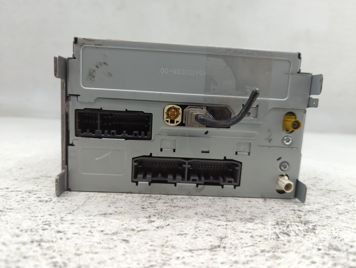 2011-2011 Chrysler 300 Am Fm Cd Player Radio Receiver - Oemusedautoparts1.com