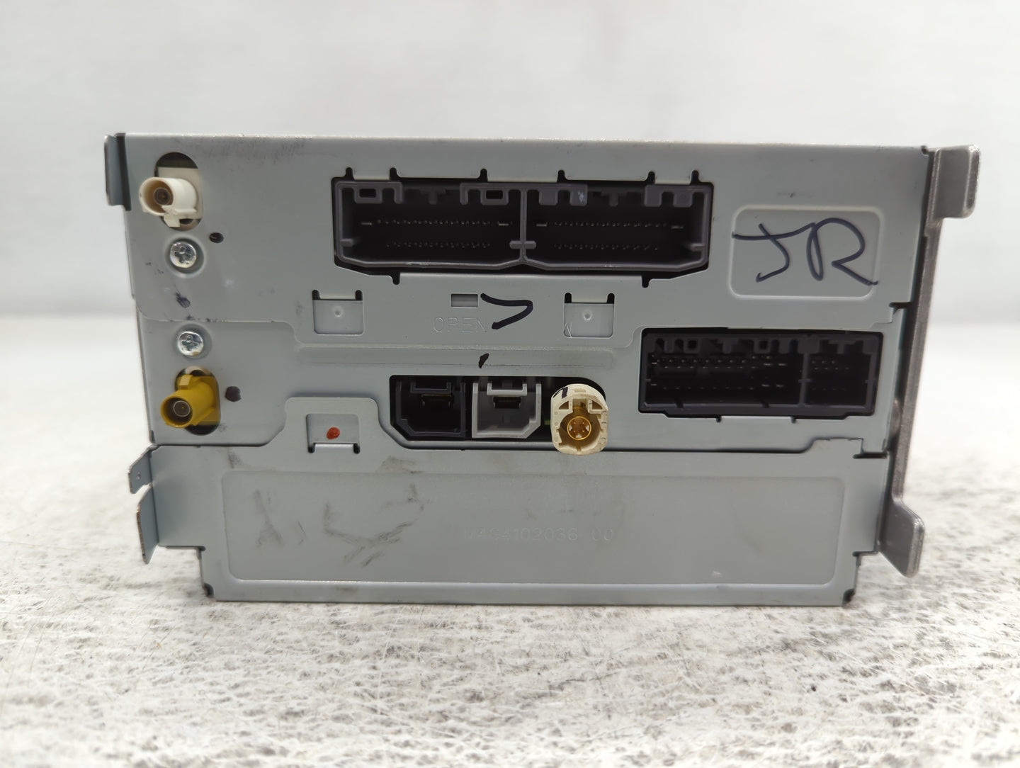 2011 Chrysler 300 Radio AM FM Cd Player Receiver Replacement P/N:P05064542AM Fits OEM Used Auto Parts - Oemusedautoparts1.co