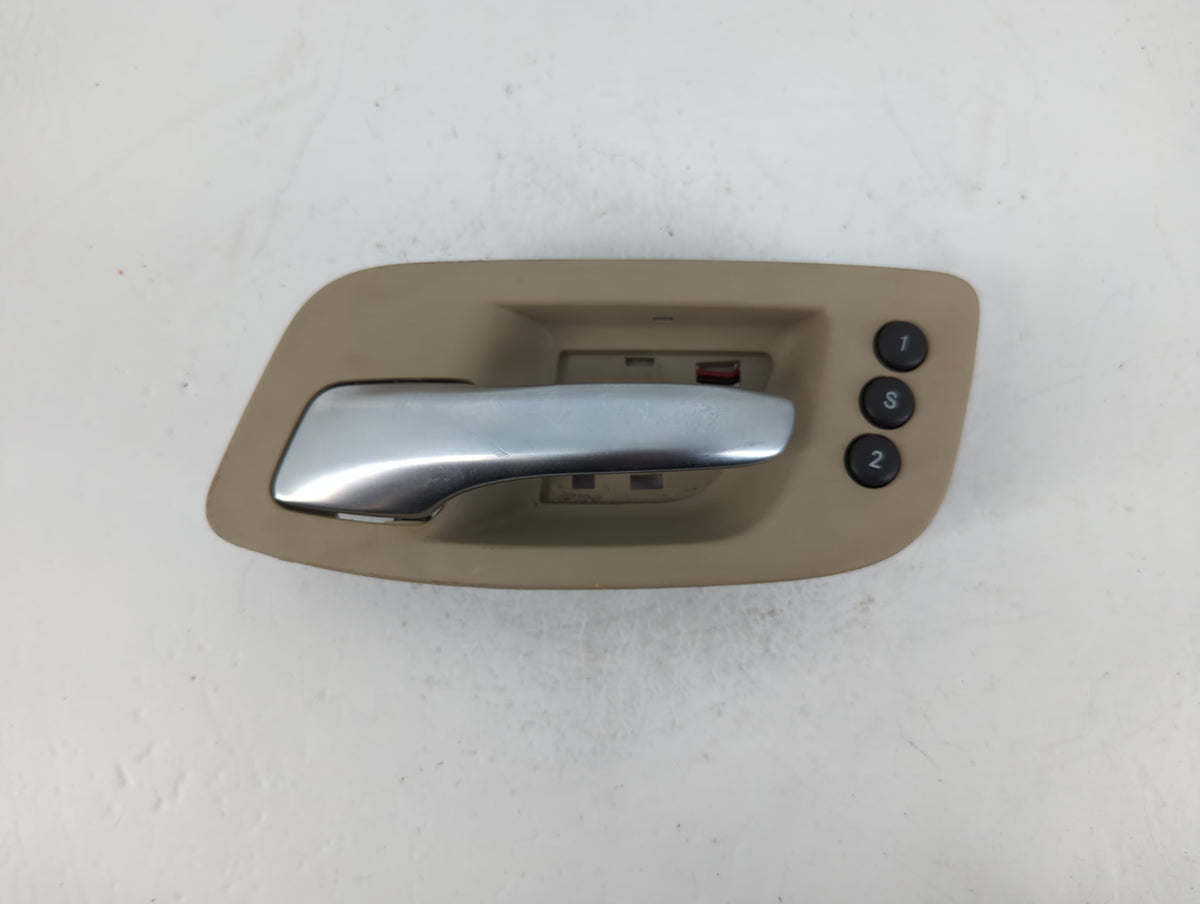 2011 Chrysler Chr300 Drivers Side Inside Front Door Handle Oem - Oemusedautoparts1.com