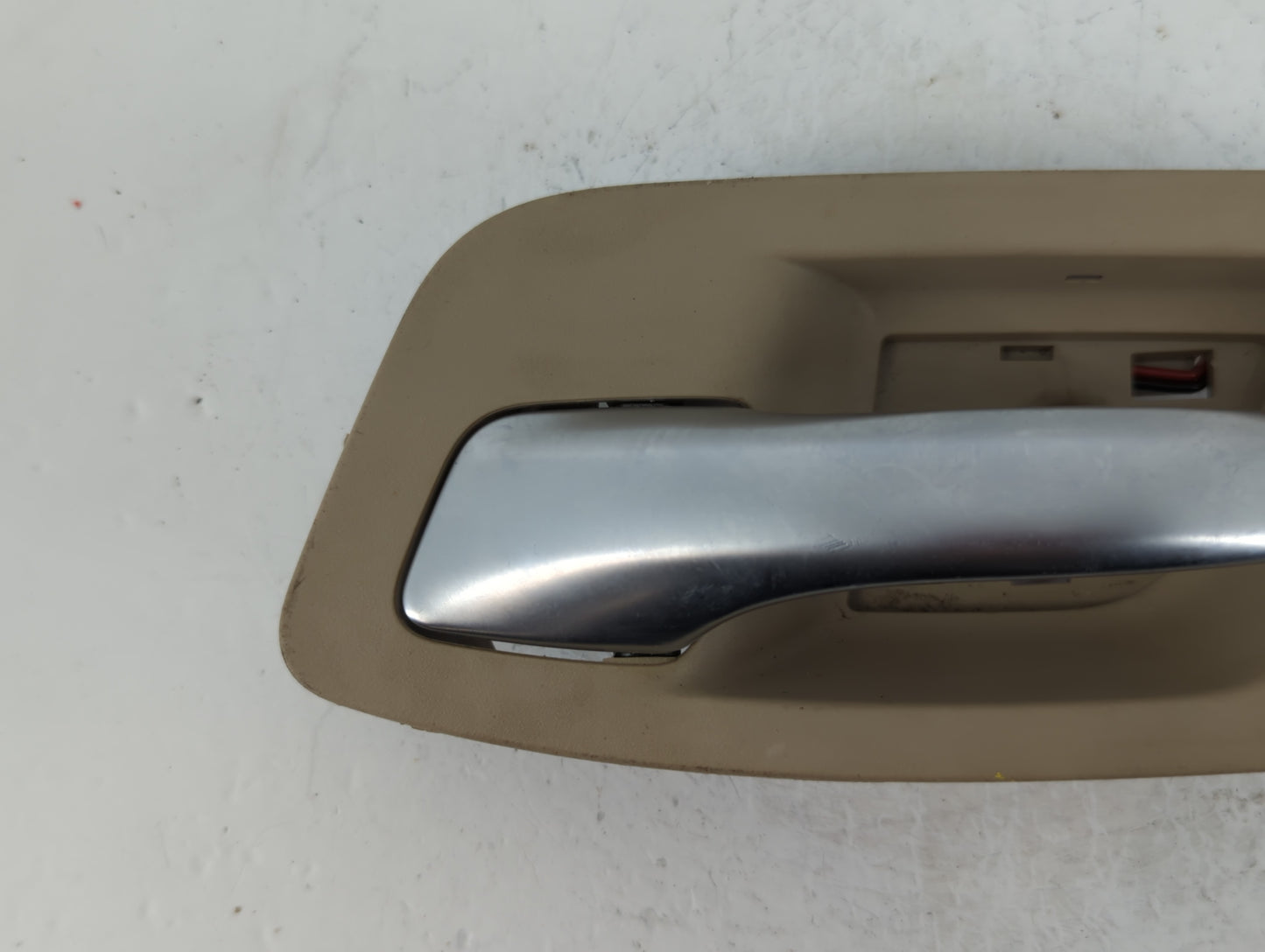 2011 Chrysler Chr300 Drivers Side Inside Front Door Handle Oem - Oemusedautoparts1.com
