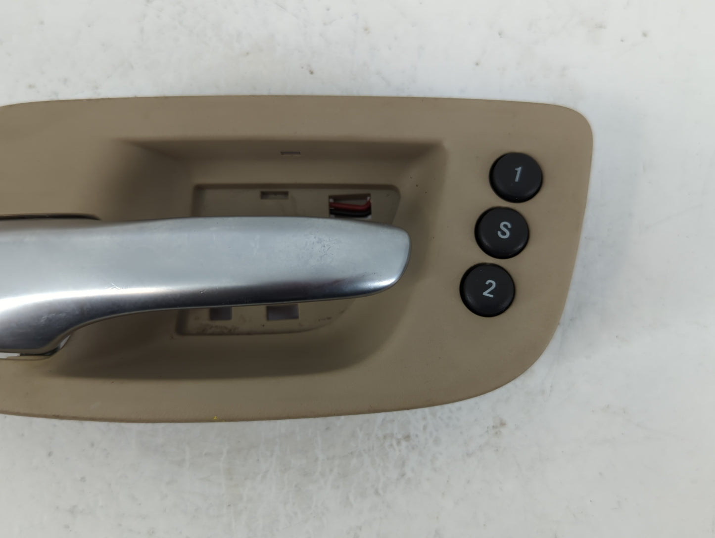 2011 Chrysler Chr300 Drivers Side Inside Front Door Handle Oem - Oemusedautoparts1.com